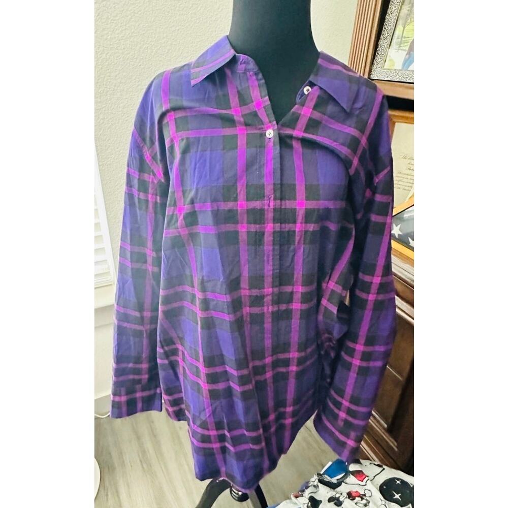 Button-up shirt- Size 22